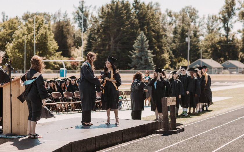 Willamette Connections Academy graduates receive their diplomas
