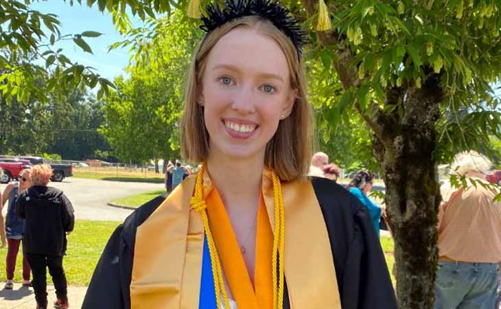 Image of Ava who is a graduate of Willamette Connections Academy