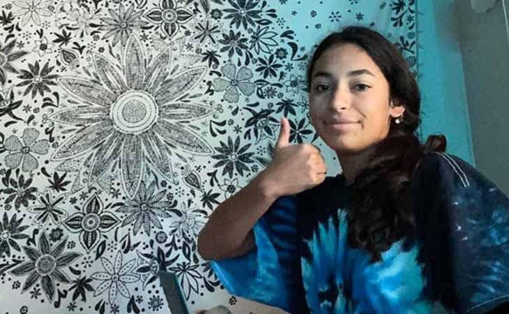 Savanna G from Texas Connections Academy giving a thumbs up!