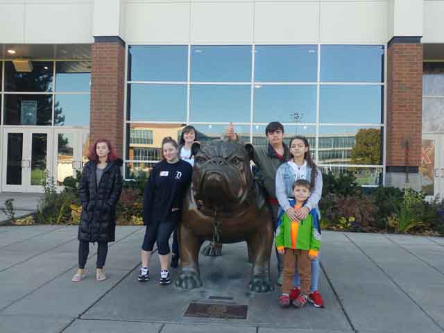 Students take a tour of Gonzaga University.