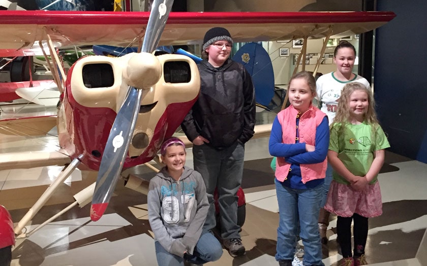 Students visit the Experimental Aircraft Association