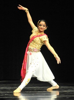 Keelin performing