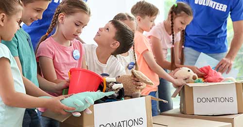 A family volunteering in their community.