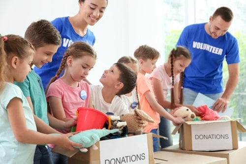 Students volunteering after attending online school.