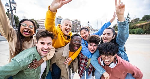 A group of teenagers participating in unintentional socialization. 