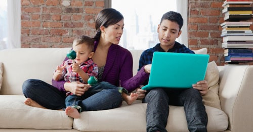 An online school family taking advantage of flexible scheduling to learn anywhere. 