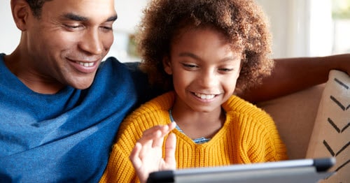 A family reading feedback for online classes from parents.