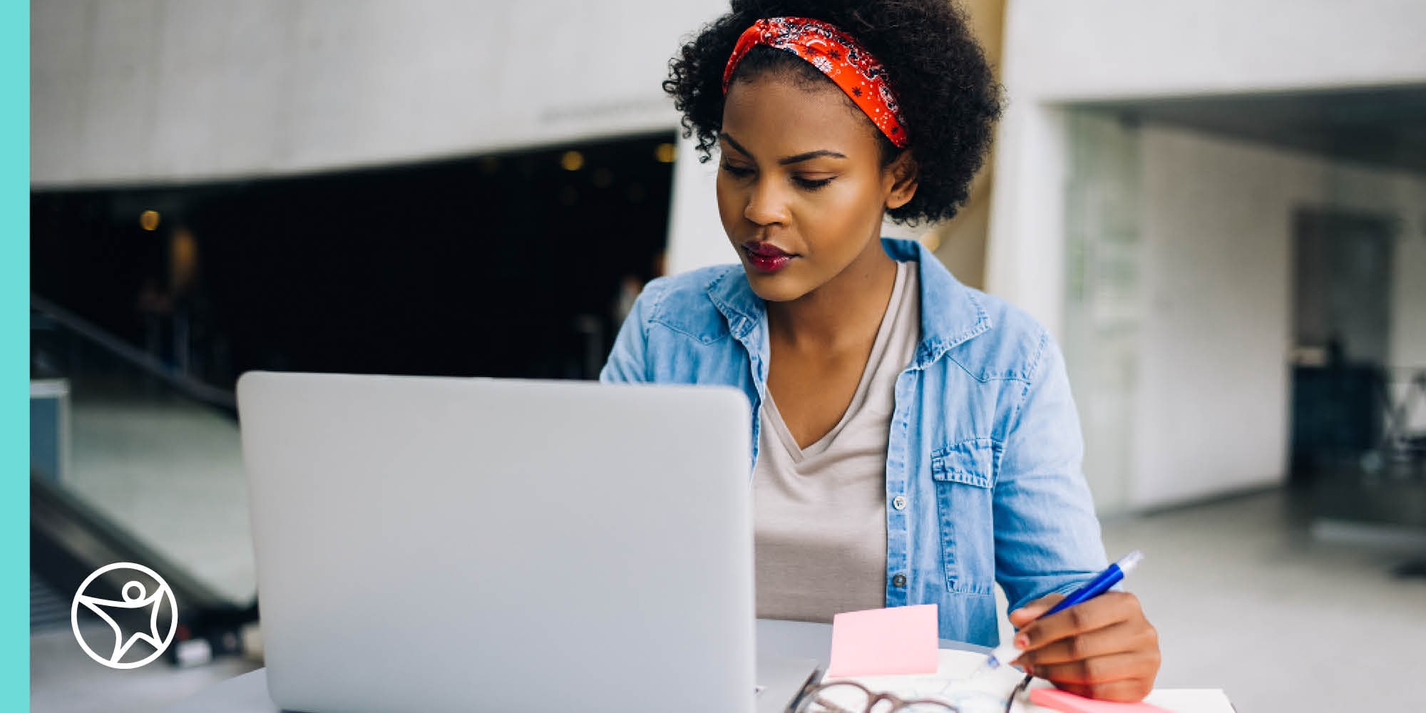 Connections Academy student working online through her dual enrollment courses.